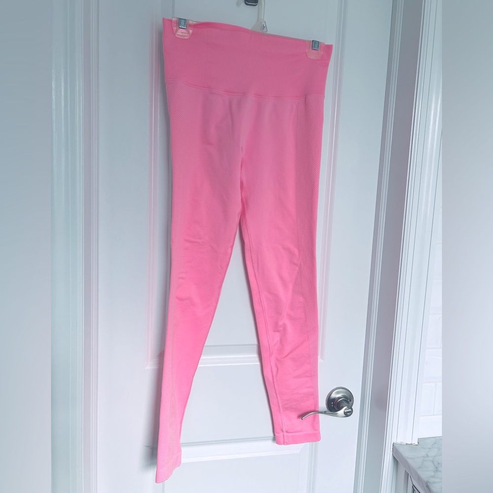 All In Motion High-Rise Women’s Textured Leggings Size Medium Pink Purple - Picture 8 of 11